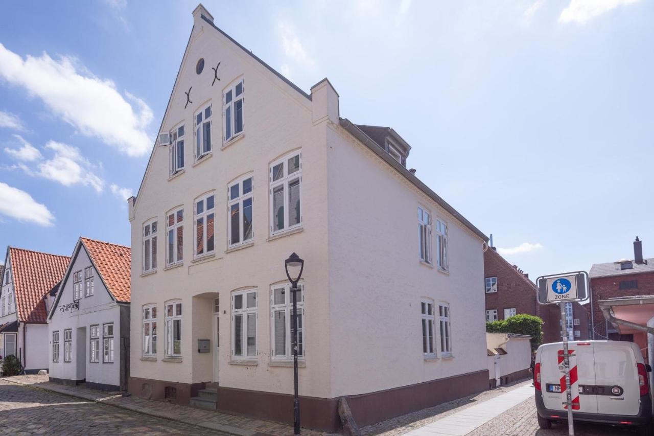 Apartmenthaus Theodor Storm - Unter Sternen 후줌 외부 사진